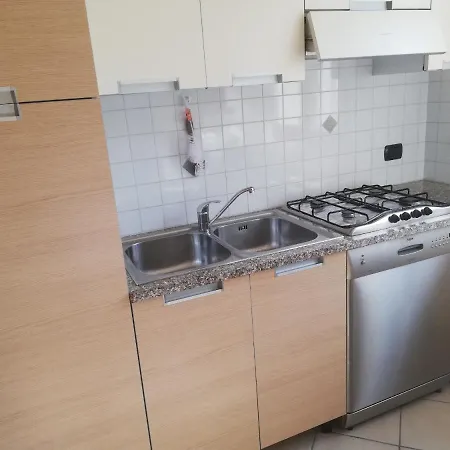 Gallo Mit Ueberdachter Terrasse Parkplatz 100 Mtr Z דירה *