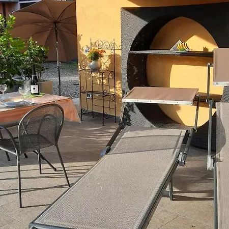 Gallo Mit Ueberdachter Terrasse Parkplatz 100 Mtr Z * Cannobio