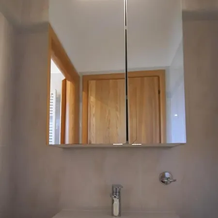 Gallo Mit Ueberdachter Terrasse Parkplatz 100 Mtr Z Cannobio