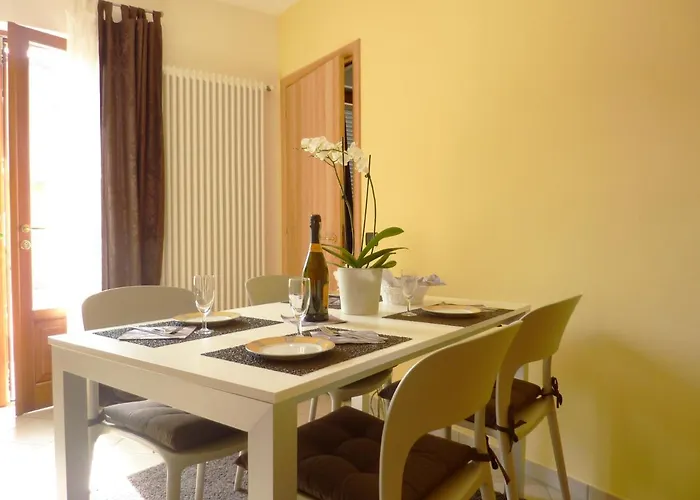 Apartment Gallo Mit Ueberdachter Terrasse Parkplatz 100 Mtr Z Cannobio