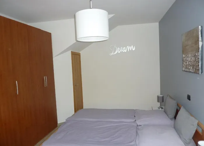 Gallo Mit Ueberdachter Terrasse Parkplatz 100 Mtr Z شقة *