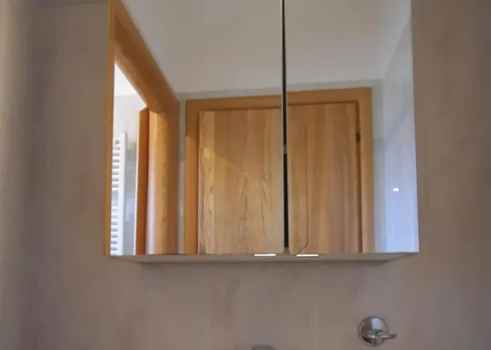 Gallo Mit Ueberdachter Terrasse Parkplatz 100 Mtr Z Cannobio